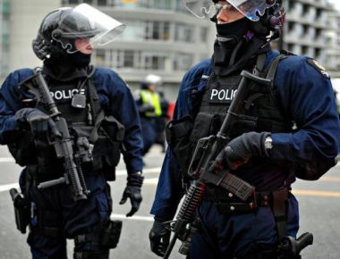 ΕΚΤΑΚΤΟ: Η αντιτρομοκρατική της Βρετανίας εκκένωσε περιοχή στο Γουίγκαν (φωτό)